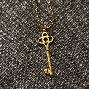 Tiffany & Co. 925 vermeil or gold covers the 925 Key Necklace